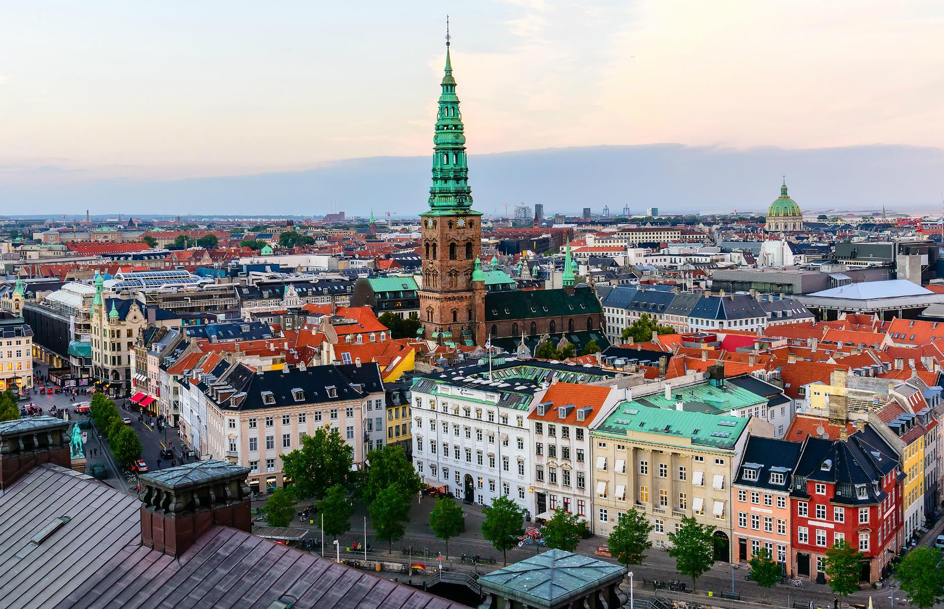 35th: Denmark – 27.1 hrs/week 